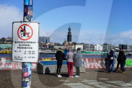 FEATURE - Kein Bier, kein Wein, kein Schnaps: Alkoholverbot beinahe rund um die Uhr an der Elbe