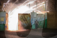 NEWS - Zusammenstösse zwischen nationalistischen Jugendlichen und Loyalisten in Belfast