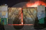 NEWS - Zusammenstösse zwischen nationalistischen Jugendlichen und Loyalisten in Belfast