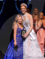 FEATURE - Mikayla Holmgren nimmt als erste Frau mit Down-Syndrom am Miss Minnesota-Schönheitswettbewerb teil