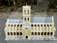 FEATURE - Verspielt: Organist Daniel Smith baut seinen Arbeitsplatz aus Lego nach