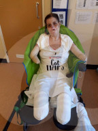 SCHICKSALE - Durch eine Sepsis verliert Sue Neill Arme und Beine: Dank bionischer Prothesen kann sie ihre vier Kinder wieder in die Arme schliessen