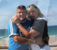 SCHICKSALE - Durch eine Sepsis verliert Sue Neill Arme und Beine: Dank bionischer Prothesen kann sie ihre vier Kinder wieder in die Arme schliessen