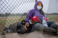 NEWS - Asylsuchende Migranten aus Mittelamerika am Rio Grande in den USA