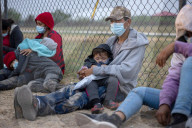 NEWS - Asylsuchende Migranten aus Mittelamerika am Rio Grande in den USA