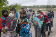 NEWS - Asylsuchende Migranten aus Mittelamerika am Rio Grande in den USA