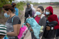 NEWS - Asylsuchende Migranten aus Mittelamerika am Rio Grande in den USA
