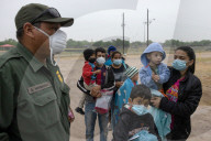 NEWS - Asylsuchende Migranten aus Mittelamerika am Rio Grande in den USA