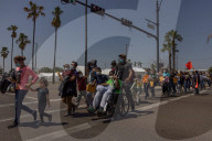 NEWS - Migranten aus Mittelamerika überqueren den Rio Grande von Mexiko in die USA
