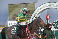 NEWS - Rachel Blackmore gewinnt als erste Frau das Randox Grand National