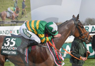 NEWS - Rachel Blackmore gewinnt als erste Frau das Randox Grand National