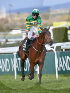 NEWS - Rachel Blackmore gewinnt als erste Frau das Randox Grand National