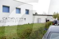 NEWS - Eine Gebetshalle in Rennes wird mit einem Dutzend islamfeindlicher Inschriften beschmiert