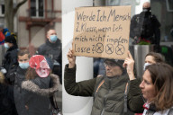 NEWS - Coronavirus:  Corona-Proteste in Frankfurt