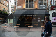 NEWS - Coronavirus:  Restaurants und Bars in London bereiten sich auf die Wiedereröffnung der Aussenbereiche vor