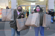 NEWS - Coronavirus: Erste Shopper im Kleiderladen Primark in Essex nach den Lockerungen