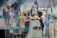 NEWS - Coronavirus: Erste Shopper im Kleiderladen Primark in Essex nach den Lockerungen