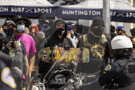 NEWS - Proud Boys an der "White Lives Matter"-Demonstration in Huntington Beach