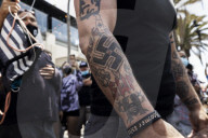 NEWS - Proud Boys an der "White Lives Matter"-Demonstration in Huntington Beach