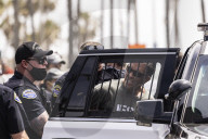 NEWS - Proud Boys an der "White Lives Matter"-Demonstration in Huntington Beach