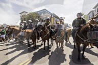 NEWS - Proud Boys an der "White Lives Matter"-Demonstration in Huntington Beach