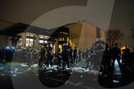 NEWS - Protestierende vor dem Brooklyn Center in Minnesota nach der Tötung von Daunte Wright
