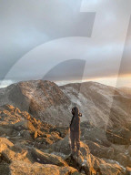 FEATURE - Die höchsten Töne: Klavierstimmer Desmond O'Keeffe bringt ein Klavier in das 4000 Meter hoch gelegene Dorf Lingshed im indischen Himalaya