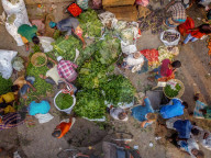 NEWS - Coronavirus: GemÃ¼semarkt in Bangladesch vor Beginn des Ramadans und des Lockdowns