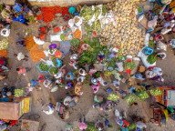 NEWS - Coronavirus: GemÃ¼semarkt in Bangladesch vor Beginn des Ramadans und des Lockdowns