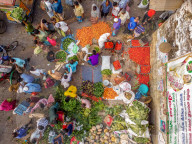 NEWS - Coronavirus: GemÃ¼semarkt in Bangladesch vor Beginn des Ramadans und des Lockdowns