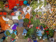 NEWS - Coronavirus: GemÃ¼semarkt in Bangladesch vor Beginn des Ramadans und des Lockdowns