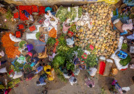 NEWS - Coronavirus: GemÃ¼semarkt in Bangladesch vor Beginn des Ramadans und des Lockdowns