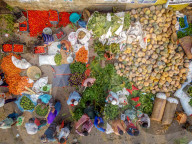NEWS - Coronavirus: GemÃ¼semarkt in Bangladesch vor Beginn des Ramadans und des Lockdowns