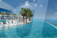 FEATURE - Hotel in Dubai hat den höchsten Infinity-Pool der Welt
