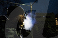 NEWS - Für den bei einer Polizeikontrolle getöteten Daunte Wright: Proteste vor dem Brooklyn Center Police Department