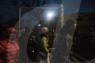 NEWS - Für den bei einer Polizeikontrolle getöteten Daunte Wright: Proteste vor dem Brooklyn Center Police Department