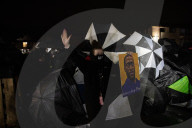NEWS - Demonstranten und Polizei in der dritten Nacht der Proteste nach dem Tod von Daunte Write in Brooklyn Center, Minnesota, 