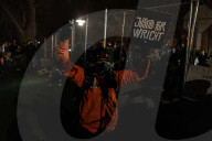 NEWS - Demonstranten und Polizei in der dritten Nacht der Proteste nach dem Tod von Daunte Write in Brooklyn Center, Minnesota, 