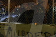 NEWS - Demonstranten und Polizei in der dritten Nacht der Proteste nach dem Tod von Daunte Write in Brooklyn Center, Minnesota, 