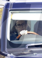 Sophie verlässt in ihrem Land Rover das Schloss Windsor
