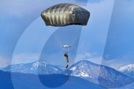 NEWS -  US-Fallschirmjäger üben in Pordenone, Italien 
