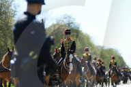 ROYALS - Beerdigung von Prinz Philip: Royal Artillery auf dem "Long Walk" zu Schloss Windsor 