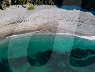 FEATURE - Einen Hauch von Karibik: Klares Wasser an der Küste von Portwrinkle