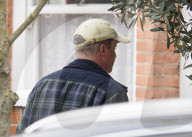 NEWS - Greensill-Pleite: Der ehemalige britische Premierminister David Cameron vor seinem Londoner Haus