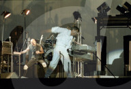Peter Gabriel
 en spectacle, le 20 juillet 1983, a la Place des nations

