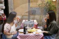 NEWS - Coronavirus: Nach langem Shutdown - Italiens Gastronomie darf wieder servieren