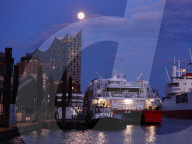 FEATURE - Pink Moon: Der Supermond über Hamburg