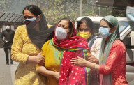 NEWS - Coronavirus: Einäscherung von Covid-19-Opfern, Ghaziabad, Uttar Pradesh, Indien