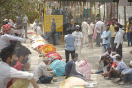 NEWS - Coronavirus: Einäscherung von Covid-19-Opfern, Ghaziabad, Uttar Pradesh, Indien