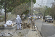 NEWS - Coronavirus: Einäscherung von Covid-19-Opfern, Ghaziabad, Uttar Pradesh, Indien